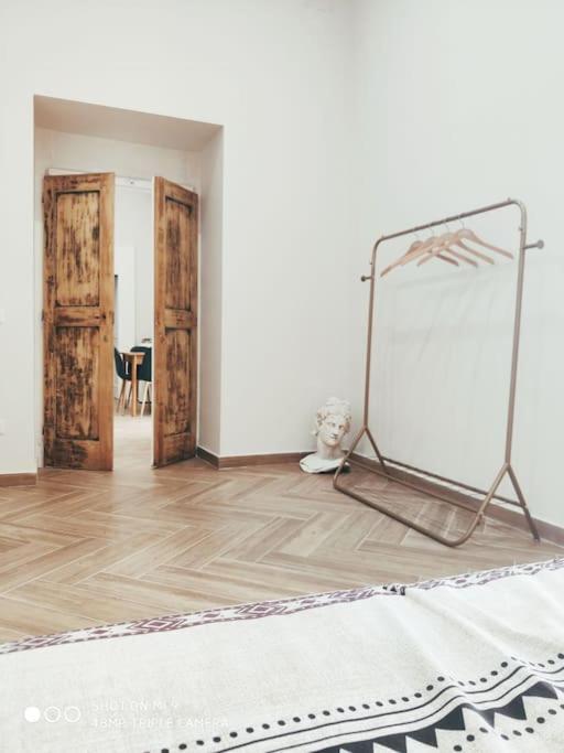 Scio' Apartment-centro Storico- Naples