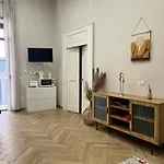 Scio\' Apartment-Centro Storico-