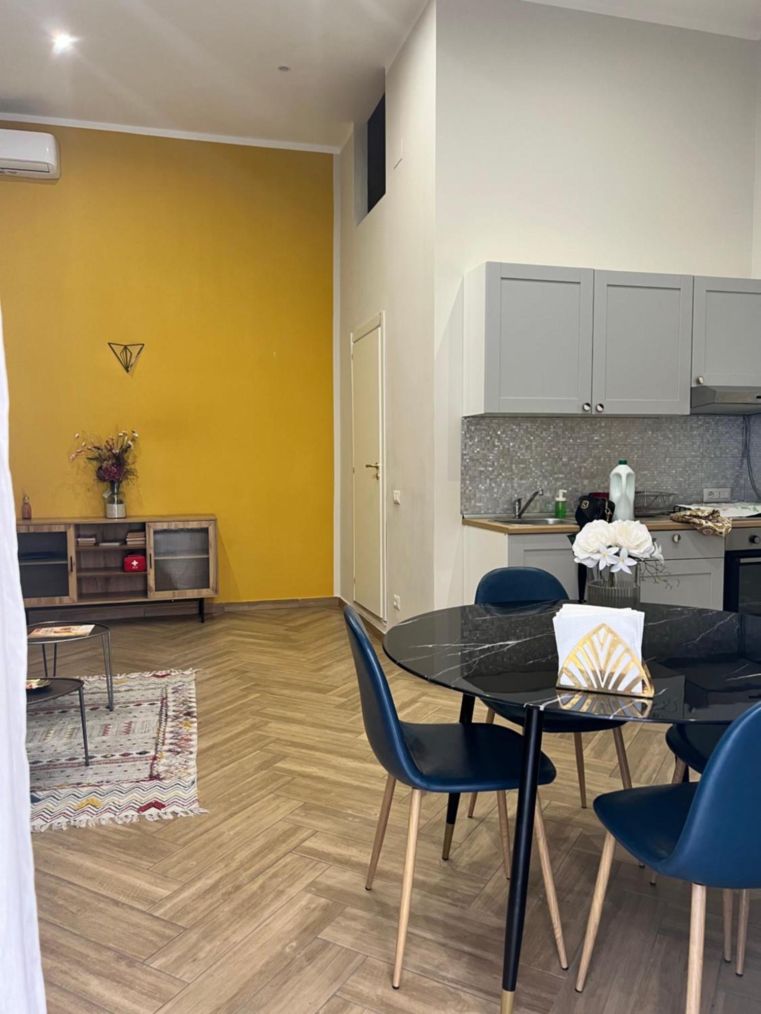 Scio' Apartment-centro Storico- Napoli