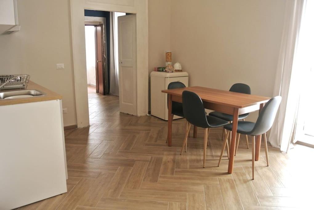 Scio' Apartment-centro Storico- *